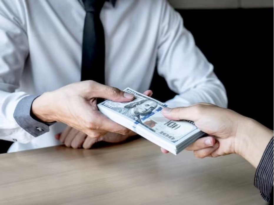 Đang trả góp có vay thêm tiền mặt được không
